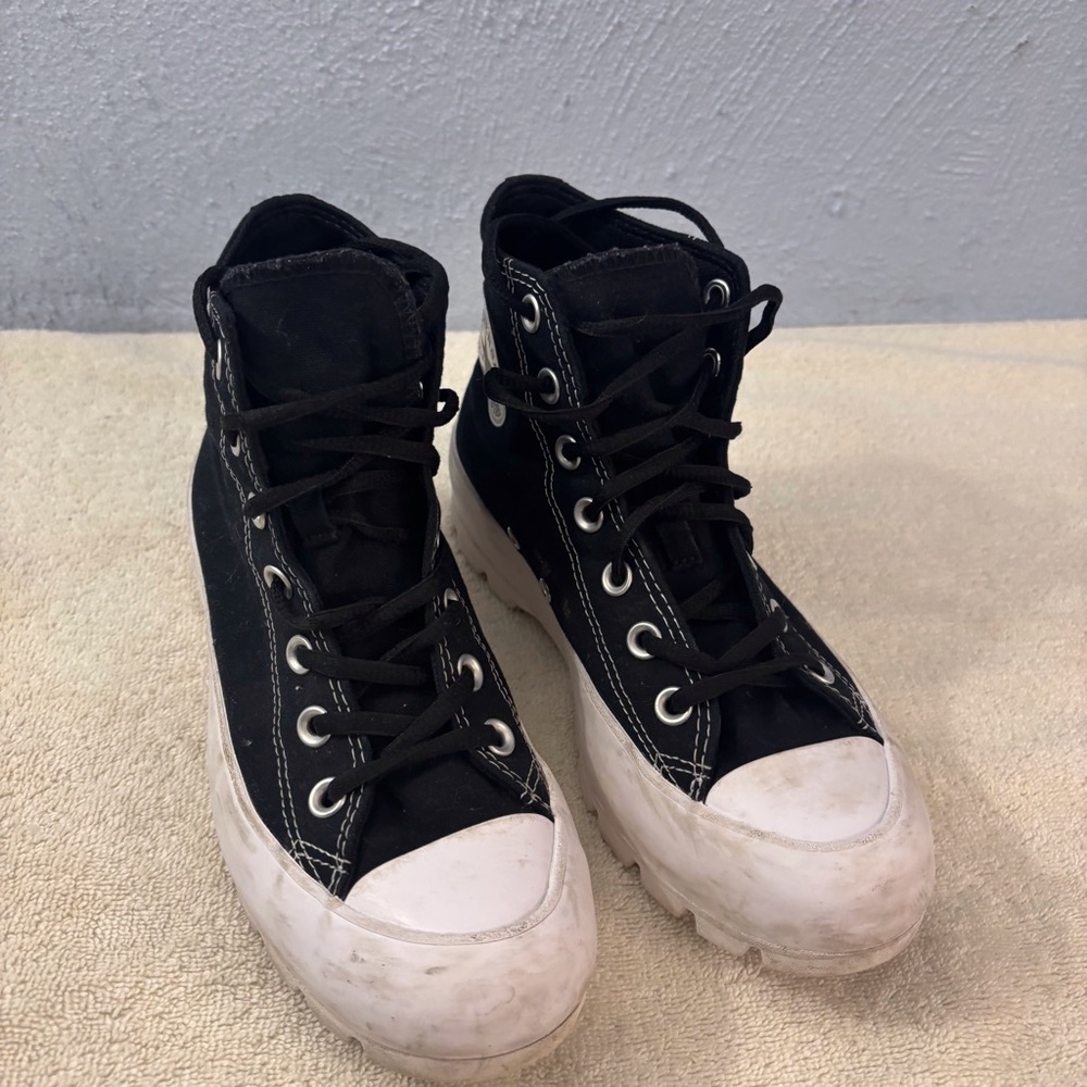 Converse Black High-Tops Women’s SZ 7.5 Canvas Fabric Lugged Sole Chuck Taylor